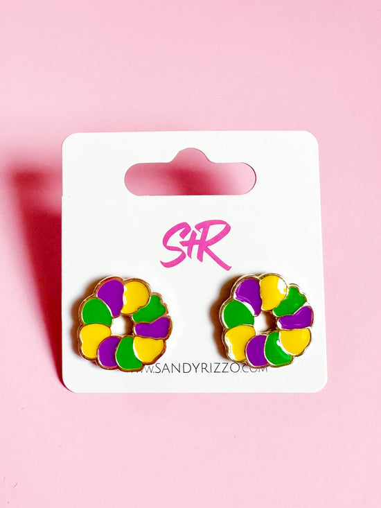 Enamel King Cake Stud